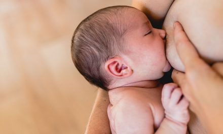 Los niveles de PFAS están aumentando en la leche materna